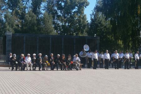Алтайские коммунисты приняли участие в памятных мероприятиях, посвященных окончанию Второй Мировой войны