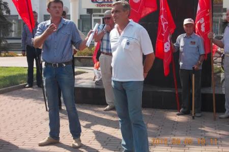 В Крыму прошли массовые акции протеста против необоснованного повышения цен и тарифов на услуги ЖКХ 