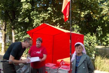 В Крыму прошли массовые акции протеста против необоснованного повышения цен и тарифов на услуги ЖКХ 