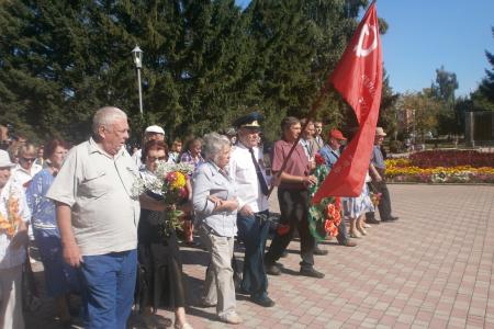 Алтайские коммунисты приняли участие в памятных мероприятиях, посвященных окончанию Второй Мировой войны