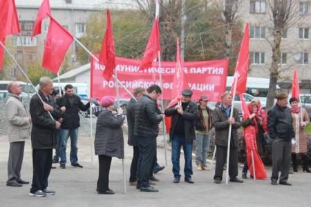 Тюменские коммунисты потребовали отставки главы района