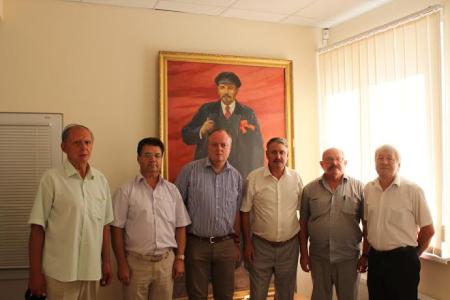 Первый секретарь Крымского рескома КПРФ О.А. Соломахин встретился с норвежским историком, доктором наук Бьёрном Нистадом