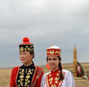 Республика Калмыкия. На территории Нарын-Худукского СМО открыли памятник-обелиск, посвященный 70-летию Победы