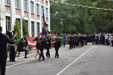 «С первым шагом в эту удивительную жизнь!»
