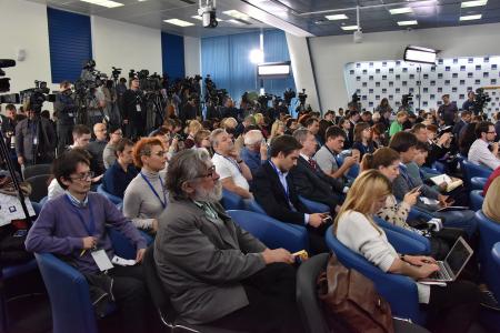 Г.А. Зюганов: "Мы намерены все сделать для того, чтобы страна могла проводить честные, демократические, нормальные выборы"