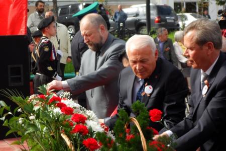 Магаданские коммунисты приняли участие в торжественных мероприятиях, посвященных 70-летию со дня окончания Второй Мировой войны