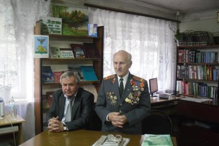 Белгородская область. По инициативе Шебекинского райкома КПРФ в местной  библиотеке прошла встреча молодёжи с автором книги «О бессмертном подвиге  пионера Вити Захарченко»