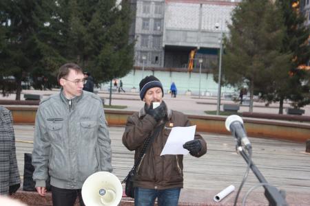 Тюменские коммунисты провели митинг в честь 97-летия ВЛКСМ