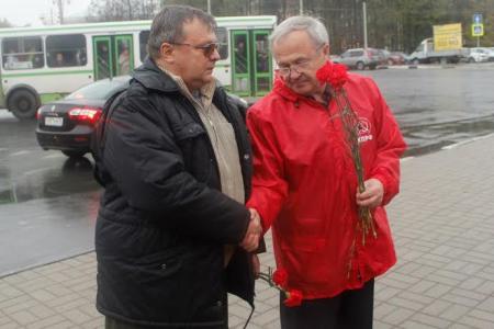 Ярославские коммунисты почтили память павших защитников Советской власти в 1993 году