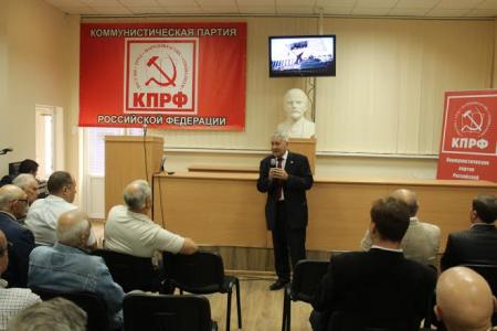 Крымский реском КПРФ провёл собрание патриотического актива Симферополя, посвящённое трагическим событиям 3-4 октября 1993 года в Москве