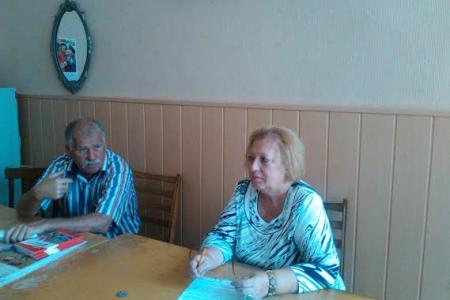В городах и районах Крыма прошли памятные мероприятия, посвящённые 22-й годовщине расстрела Верховного Совета РСФСР