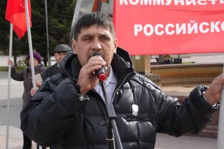 Тюменские коммунисты почтили память защитников Дома Советов
