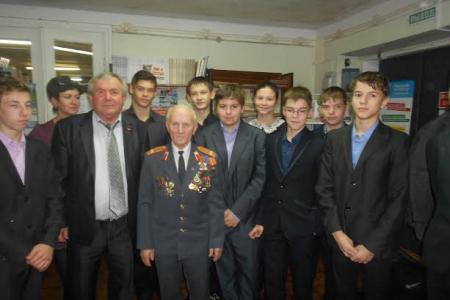 Белгородская область. По инициативе Шебекинского райкома КПРФ в местной  библиотеке прошла встреча молодёжи с автором книги «О бессмертном подвиге  пионера Вити Захарченко»