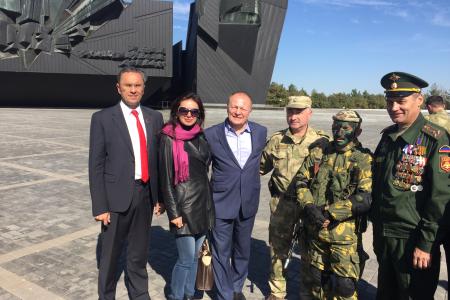 ДНР. Депутат-коммунист В.И. Бессонов поздравил курсантов Донецкого общевойскового командного военного училища с принятием воинской присяги