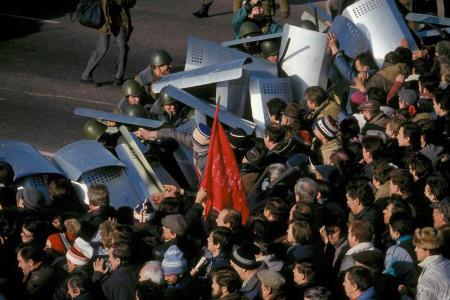Г.А. Зюганов на митинге в Москве: Герои октября 93-го – навсегда в рядах «Бессмертного полка» защитников Советской власти!