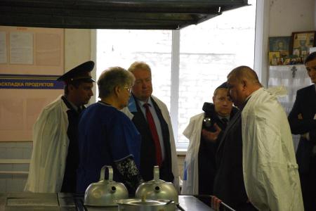 Проверка исправительных учреждений Владимирской области с участием депутата-коммуниста С.П. Обухова выявила систематические нарушения прав осужденных