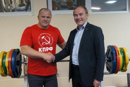 На Пленуме коммунисты продемонстрировали не только политическую, но и физическую мощь