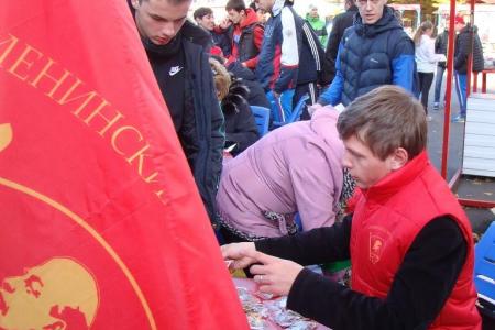 29 октября, в день рождения ВЛКСМ, депутат Госдумы Виктор Гончаров принимал нормативы ГТО у молодёжи  г.Ставрополя