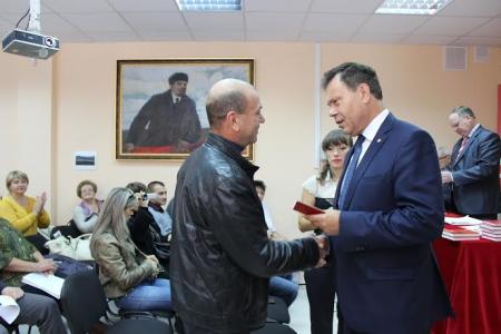 Пленум сталинградских коммунистов рассмотрел вопросы молодежной политики и подвел итоги избирательной кампании