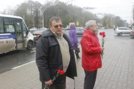 Ярославские коммунисты почтили память павших защитников Советской власти в 1993 году
