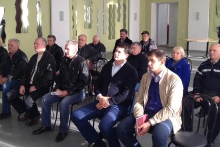Депутат-коммунист А.П. Тарнаев проводит рабочую встречу с активистами Володарского района Нижегородской области