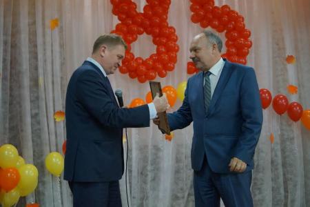Первый секретарь НРО КПРФ Владислав Егоров поздравил Нижегородский автотранспортный техникум с 85-летием