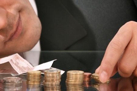Вячеслав Тетёкин: В результате ухищрений финансовых властей доходы бюджетников в регионах урезаются. Видео KPRF.TV