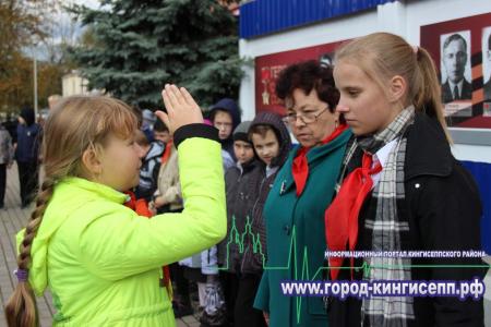 Ленинградская область. Полку кингисеппских пионеров прибыло!