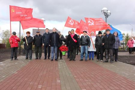 Коммунисты республики Башкортостан почтили память легендарного комдива Минигали Шаймуратова