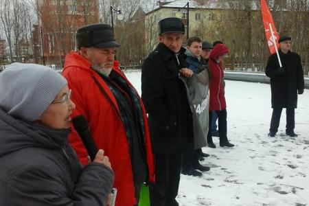 В Салехарде прошел митинг в память трагических событий 3-4 октября 1993 года