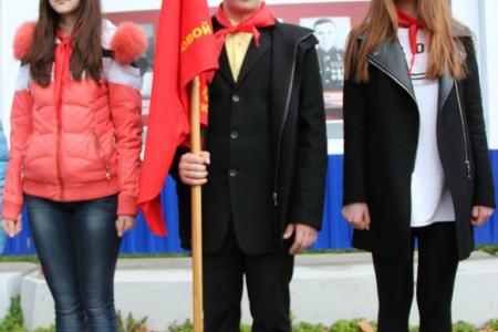 Ленинградская область. Полку кингисеппских пионеров прибыло!