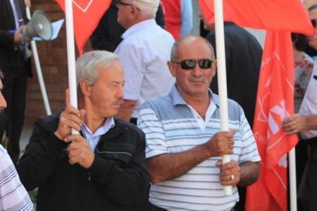 Коммунисты Кабардино-Балкарии вышли на митинг, посвященный трагическим событиям 3-4 октября 1993 года