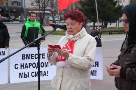 Тюменские коммунисты почтили память защитников Дома Советов
