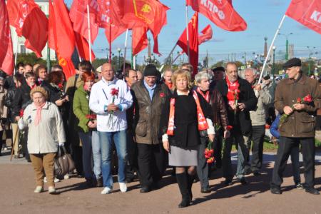 «Прощения палачам не будет!». На Марсовом поле в Санкт-Петербурге состоялся траурный митинг
