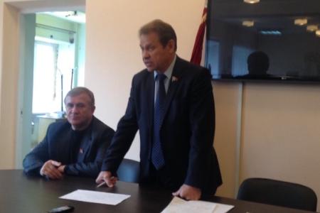 Депутат Госдумы А.П. Тарнаев проводит встречу с вновь избранными депутатами-коммунистами города Дзержинск Нижегородской области