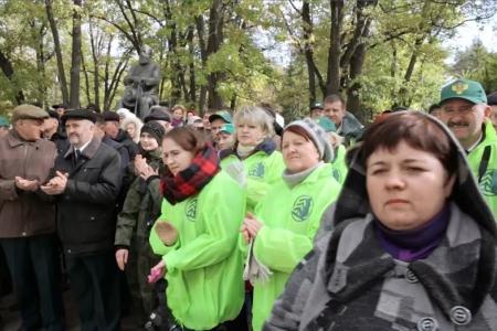Олег Лебедев принял участие во Всероссийской акции «Живи, лес!» в Воронежской области