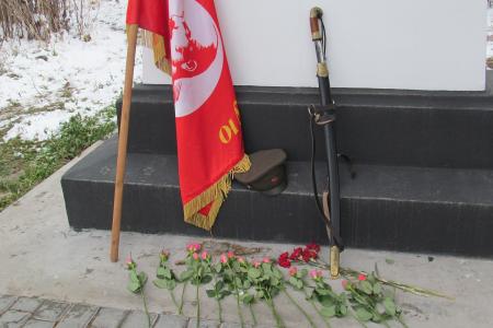 Лидер алтайских комсомольцев Николай Наздрачев поздравил с Днем комсомола коллег-депутатов на сессии АКЗС