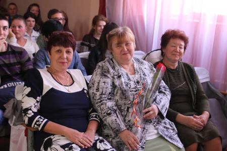 Депутат–коммунист Е.И. Шаманаев поздравил преподавателей Волгоградского строительного техникума с Днем учителя