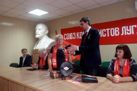 Налажены контакты коммунистов Ленинградской области и Луганской Народной Республики