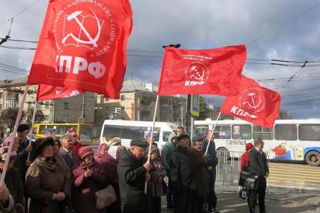 Чувашия скорбит по павшим в октябре 1993 года защитникам Советской власти
