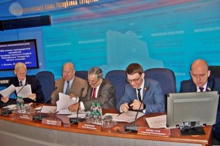 Республика Татарстан. В Казани прошла пресс-конференция депутатов-коммунистов