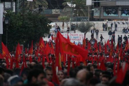По всей Греции прошли в митинги в очередную годовщину восстания студентов в Афинах. Массовая манифестация у стен американского посольства – ясный сигнал против участия в империалистических планах