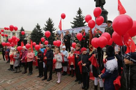 Северная Осетия торжественно отпраздновала 98-ю годовщину Великой Октябрьской социалистической революции