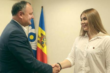 Чемпионка из спортивного клуба КПРФ, комсомолка Марьяна Наумова отправилась с визитом в Молдову и Приднестровье