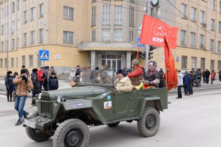 Три тысячи новосибирцев приняли участие в митинге, посвященном 98-й годовщине Великой Октябрьской социалистической революции