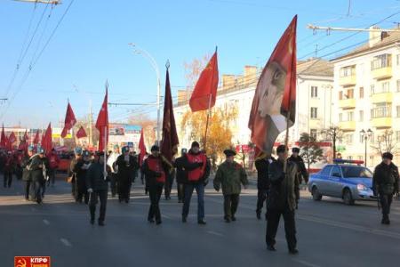 Тысячи жителей Тамбовской области встретили Великий Октябрь