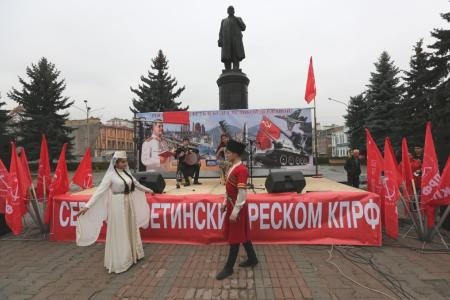 Северная Осетия торжественно отпраздновала 98-ю годовщину Великой Октябрьской социалистической революции