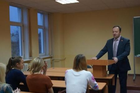 Пора ли вносить русский в красную книгу? Владимир Симагин провел встречу со студентами Пензенского Государственного университета 