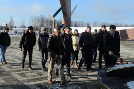 Олег Лебедев в Туле возглавил автопробег, посвященный 74-й годовщине обороны города-героя