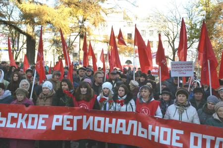 Город-герой Тула. Олег Лебедев: «Рабочие оборонных предприятий приняли активное участие в полуторатысячной  демонстрации КПРФ» 